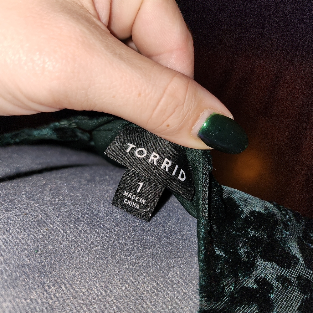 Torrid green shoulder cut out A-line dress - Picture 4 of 4